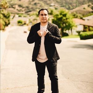 Meet your Posher, Cesar